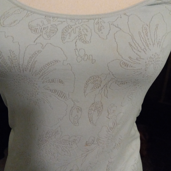 Used,not new,never worn stretch light blue floral design stretch camisole size l - Picture 3 of 4